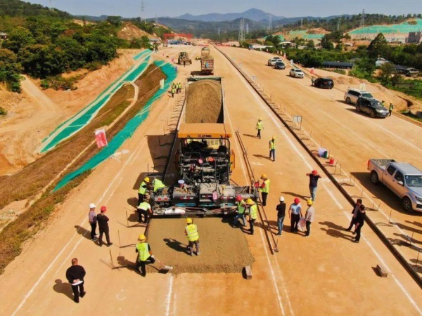 来宾高速公路